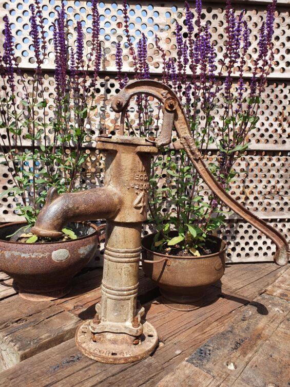 cast iron water pump garden decorative