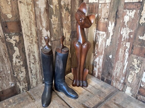hand carved teak cat statue decorative homewares
