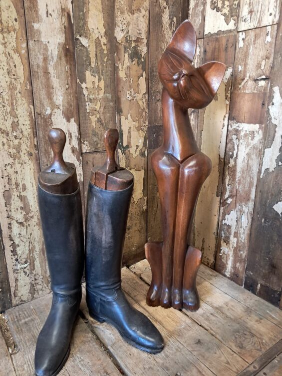 hand carved teak cat statue decorative homewares