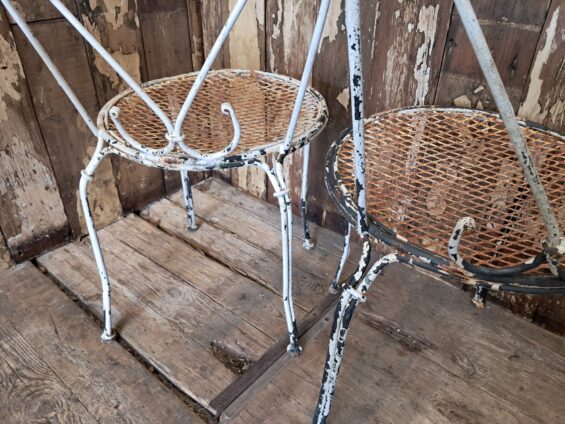 round metal table and chairs steel mesh garden furniture
