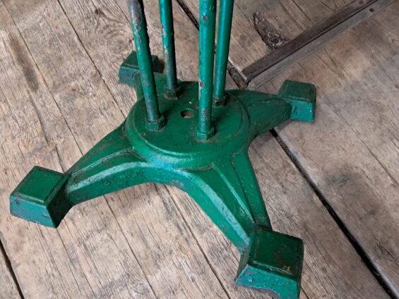 cast iron metal round table garden furniture tables