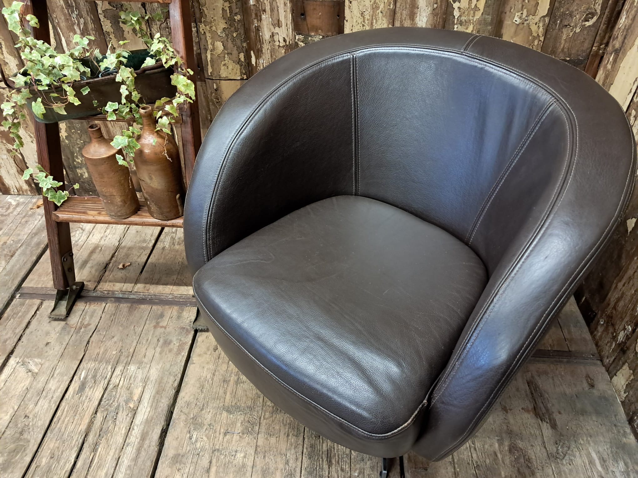 leather chrome tub swivel chair seating armchairs