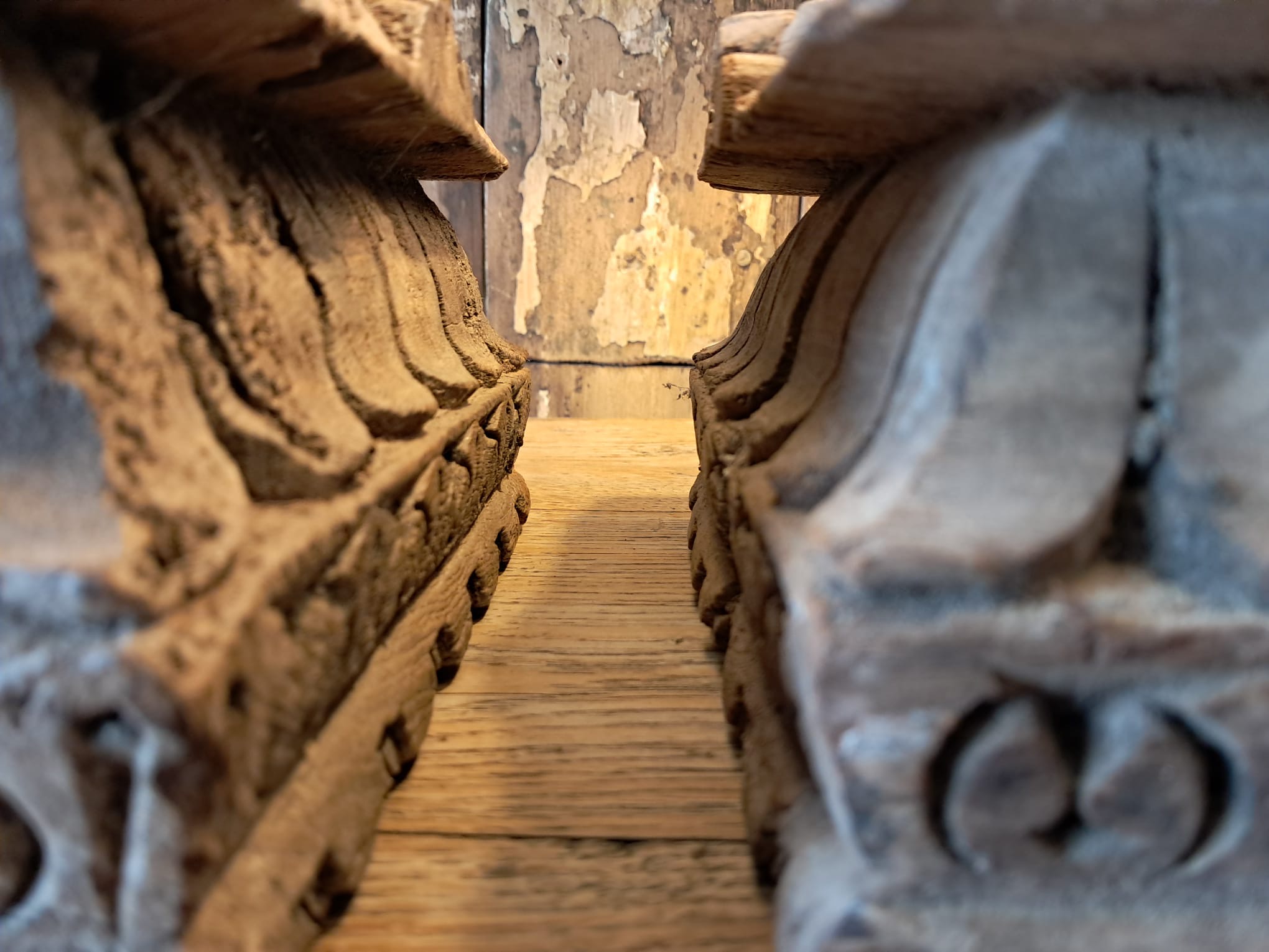 hand carved teak capital pillar lamps