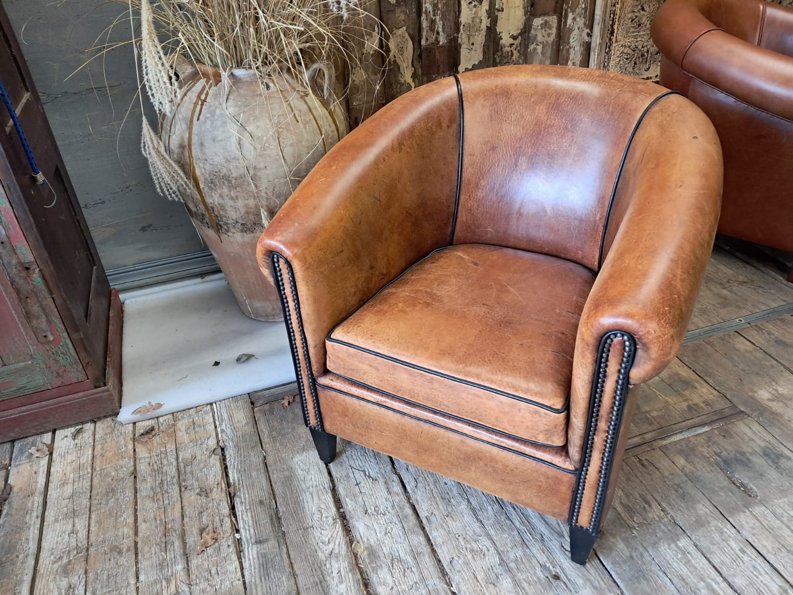 vintage leather club chair seating armchairs