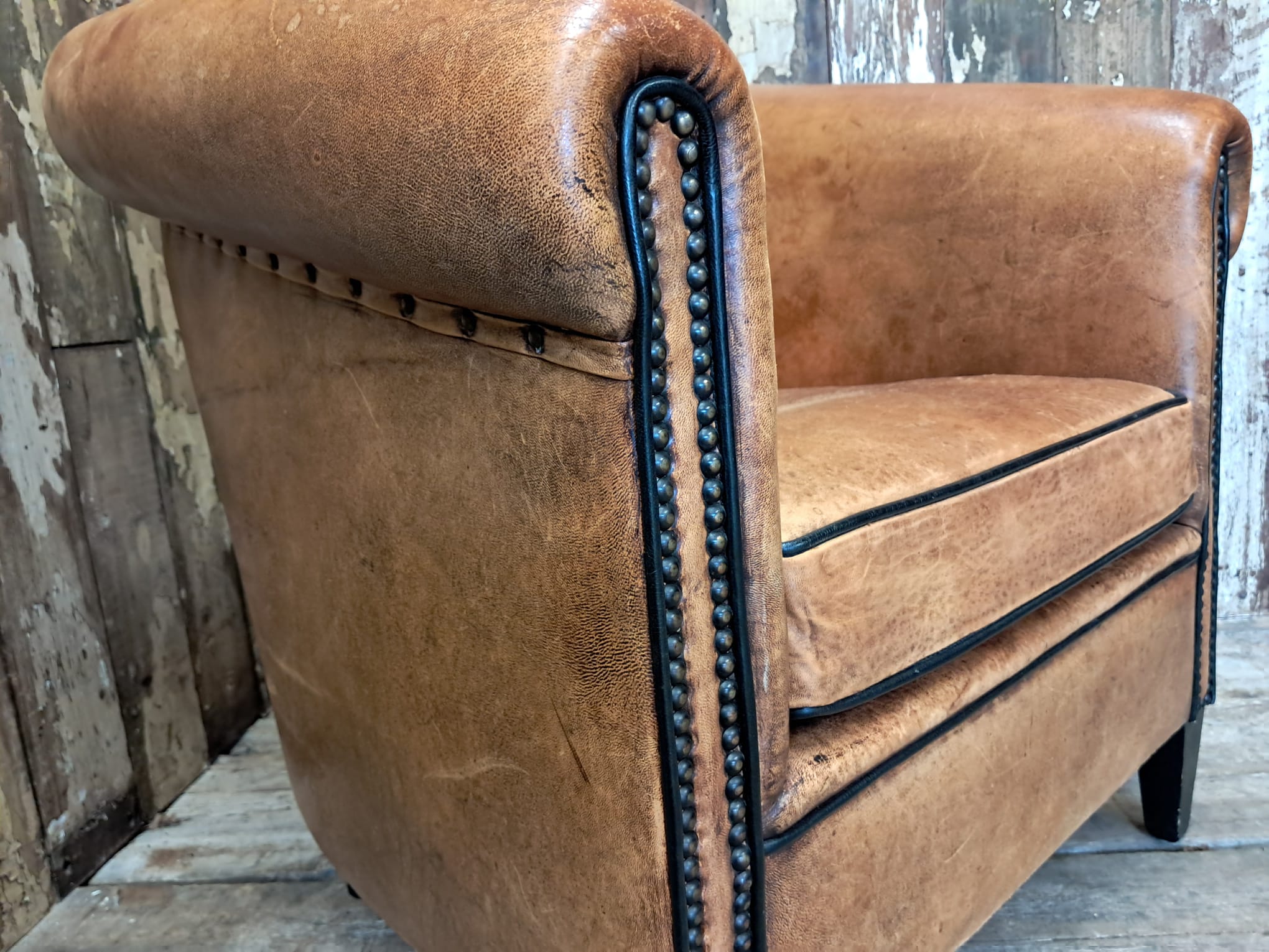 vintage leather club chair seating armchairs