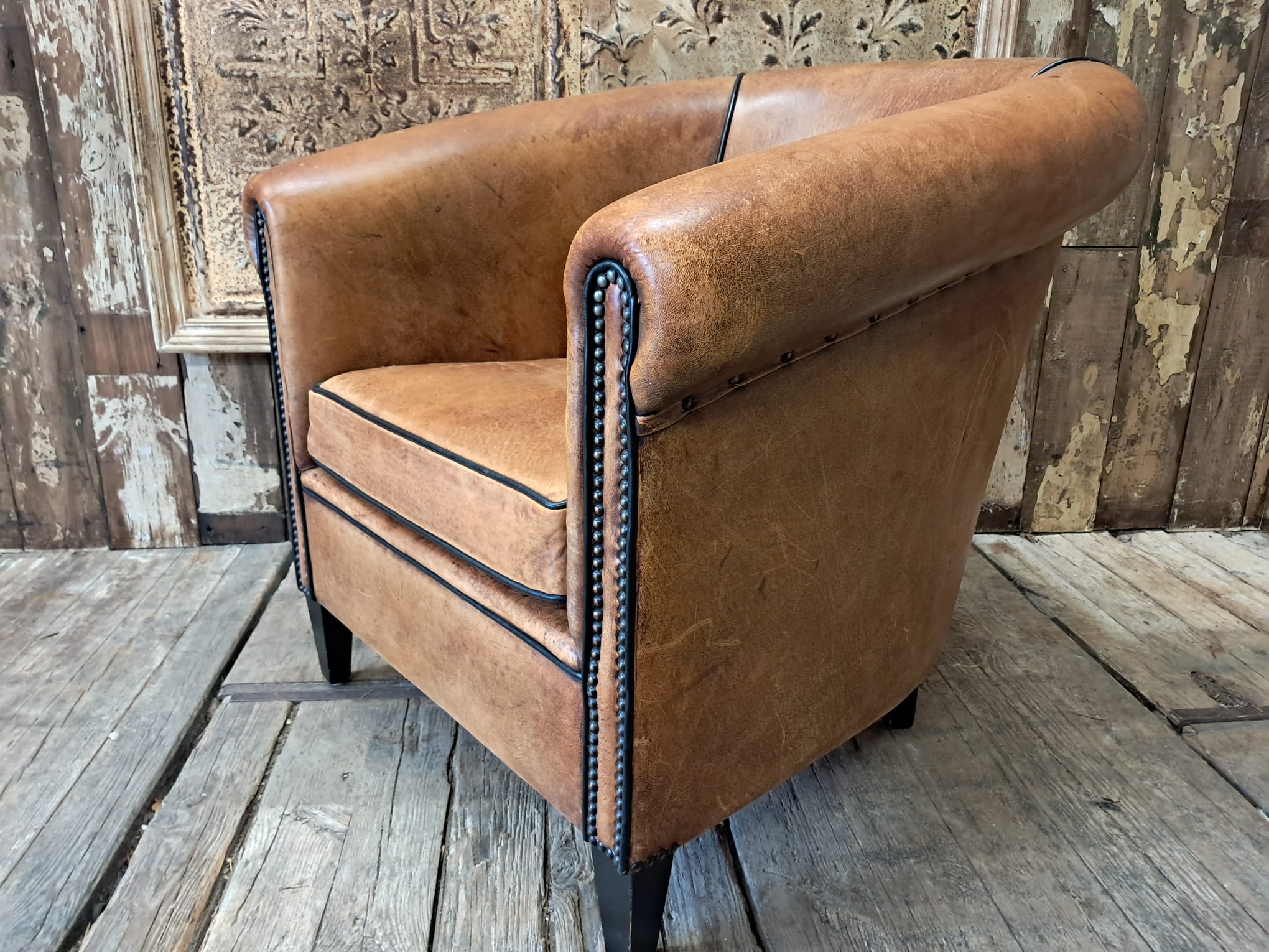 vintage leather club chair seating armchairs